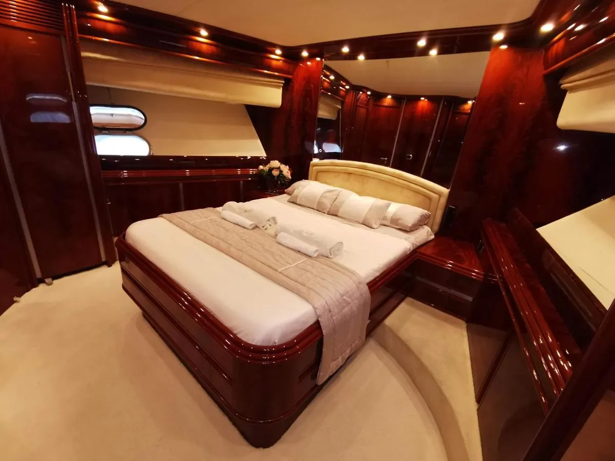 Botel Rent Luxury Motor Yacht Hotel Barcelona