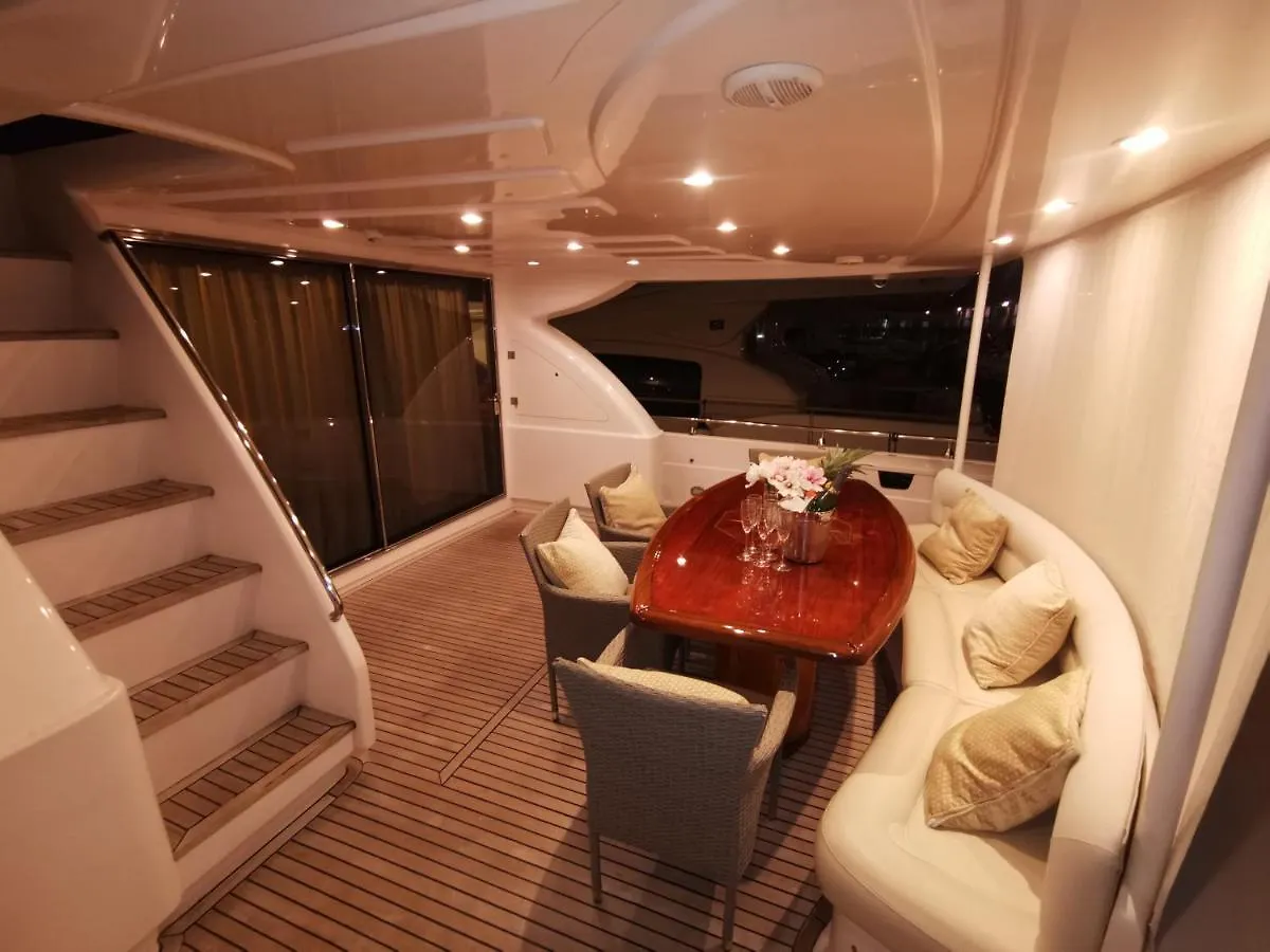 Rent Luxury Motor Yacht Hotel Barcelona