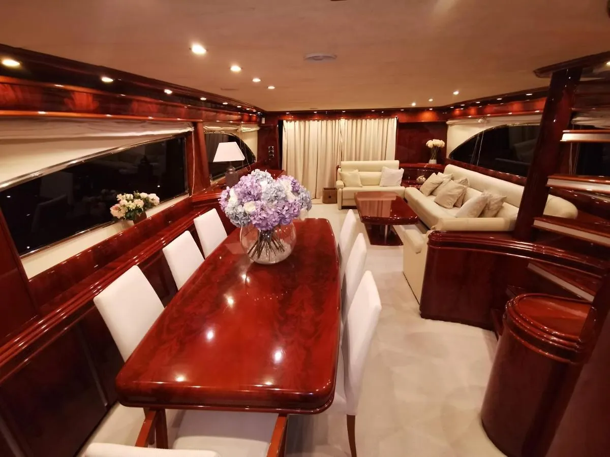Botel Rent Luxury Motor Yacht Hotel Barcelona