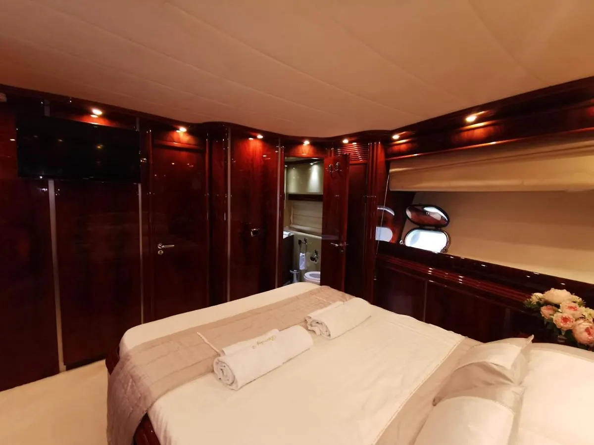 Botel Rent Luxury Motor Yacht Hotel Barcelona