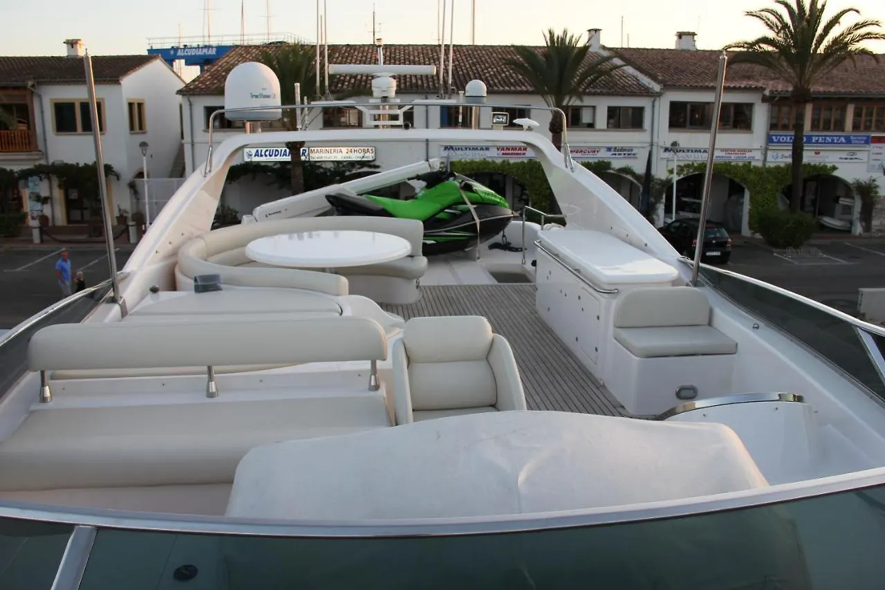 Hotel Rent Luxury Motor Yacht Barcellona Spagna